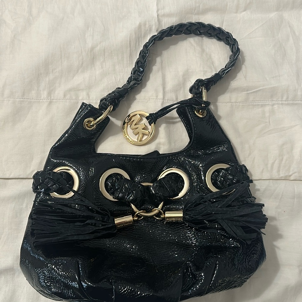 MICHAEL Michael Kors BRAIDED GROMMET BLK PATENT LEATHER shoulder bag